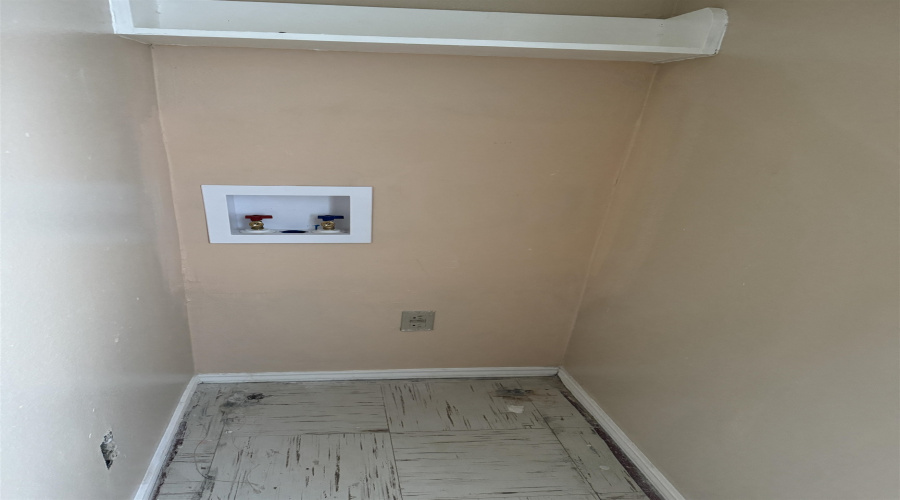 3205 Chestnut St, Laredo, Texas 78046, 2 Bedrooms Bedrooms, 3 Rooms Rooms,1 BathroomBathrooms,Residential,For Rent,3205 Chestnut St,20254581