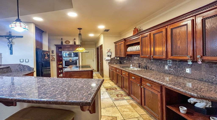 238 Sun Ray Lp, laredo, Texas 78041, 3 Bedrooms Bedrooms, 9 Rooms Rooms,2 BathroomsBathrooms,Residential,For Sale,238 Sun Ray Lp,20254583