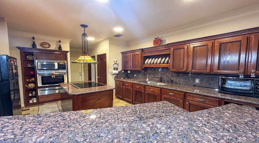 238 Sun Ray Lp, laredo, Texas 78041, 3 Bedrooms Bedrooms, 9 Rooms Rooms,2 BathroomsBathrooms,Residential,For Sale,238 Sun Ray Lp,20254583