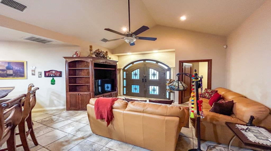 238 Sun Ray Lp, laredo, Texas 78041, 3 Bedrooms Bedrooms, 9 Rooms Rooms,2 BathroomsBathrooms,Residential,For Sale,238 Sun Ray Lp,20254583