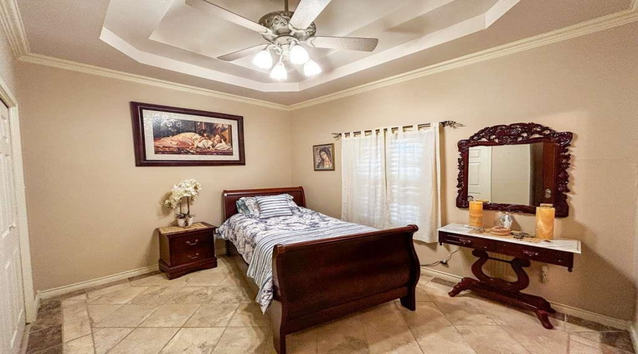 238 Sun Ray Lp, laredo, Texas 78041, 3 Bedrooms Bedrooms, 9 Rooms Rooms,2 BathroomsBathrooms,Residential,For Sale,238 Sun Ray Lp,20254583