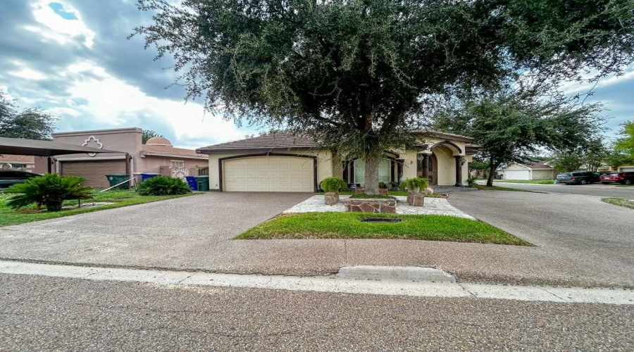 238 Sun Ray Lp, laredo, Texas 78041, 3 Bedrooms Bedrooms, 9 Rooms Rooms,2 BathroomsBathrooms,Residential,For Sale,238 Sun Ray Lp,20254583
