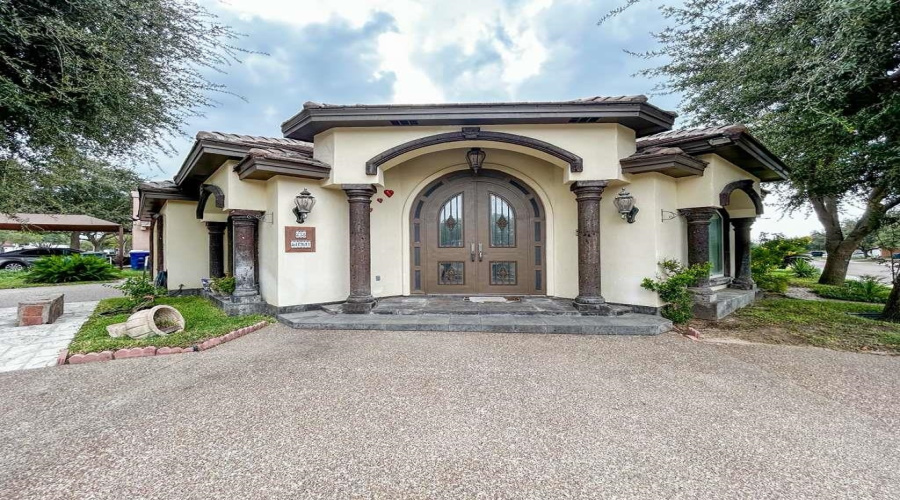 238 Sun Ray Lp, laredo, Texas 78041, 3 Bedrooms Bedrooms, 9 Rooms Rooms,2 BathroomsBathrooms,Residential,For Sale,238 Sun Ray Lp,20254583