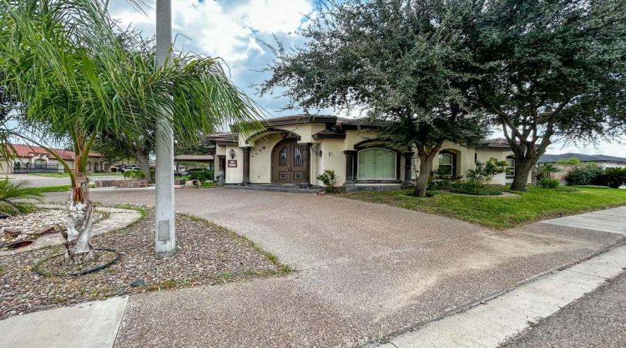 238 Sun Ray Lp, laredo, Texas 78041, 3 Bedrooms Bedrooms, 9 Rooms Rooms,2 BathroomsBathrooms,Residential,For Sale,238 Sun Ray Lp,20254583