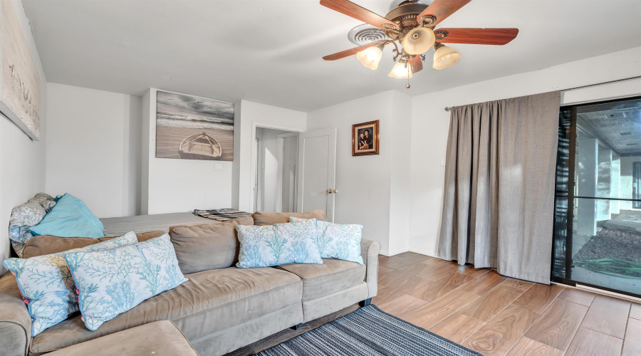 901 Crestview Dr, Laredo, Texas 78045-2014, 6 Bedrooms Bedrooms, 14 Rooms Rooms,6 BathroomsBathrooms,Residential,For Sale,901 Crestview Dr,20254584