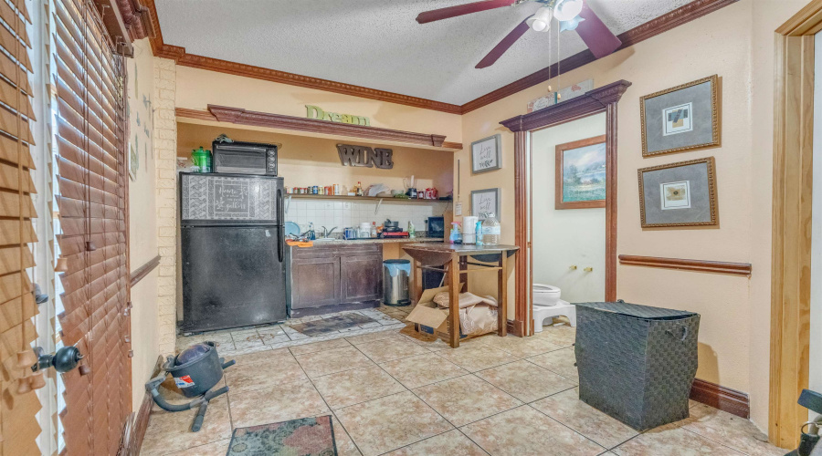 901 Crestview Dr, Laredo, Texas 78045-2014, 6 Bedrooms Bedrooms, 14 Rooms Rooms,6 BathroomsBathrooms,Residential,For Sale,901 Crestview Dr,20254584