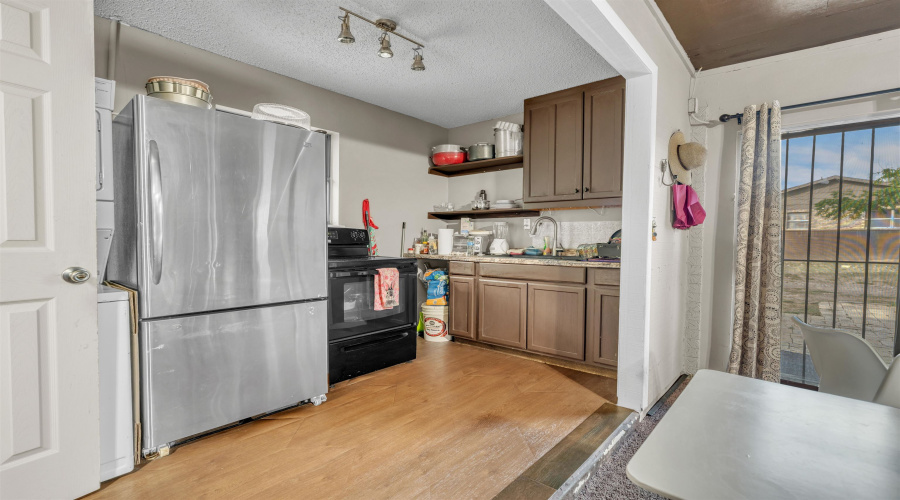 901 Crestview Dr, Laredo, Texas 78045-2014, 6 Bedrooms Bedrooms, 14 Rooms Rooms,6 BathroomsBathrooms,Residential,For Sale,901 Crestview Dr,20254584