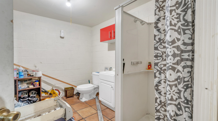 901 Crestview Dr, Laredo, Texas 78045-2014, 6 Bedrooms Bedrooms, 14 Rooms Rooms,6 BathroomsBathrooms,Residential,For Sale,901 Crestview Dr,20254584