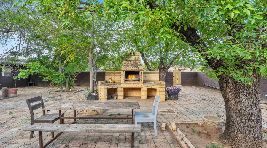 901 Crestview Dr, Laredo, Texas 78045-2014, 6 Bedrooms Bedrooms, 14 Rooms Rooms,6 BathroomsBathrooms,Residential,For Sale,901 Crestview Dr,20254584