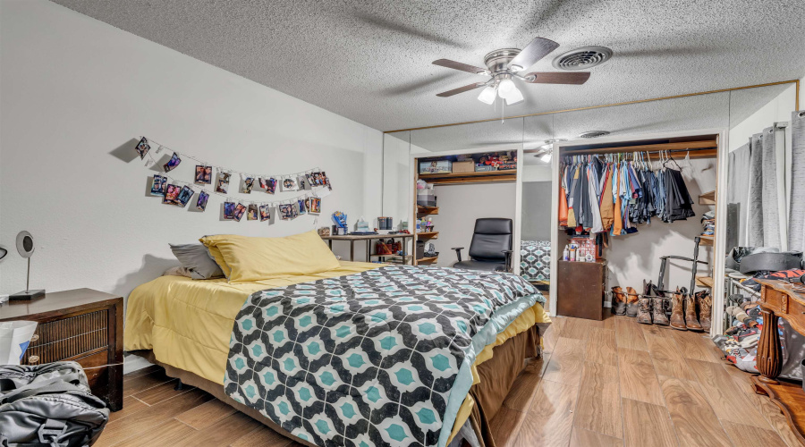 901 Crestview Dr, Laredo, Texas 78045-2014, 6 Bedrooms Bedrooms, 14 Rooms Rooms,6 BathroomsBathrooms,Residential,For Sale,901 Crestview Dr,20254584