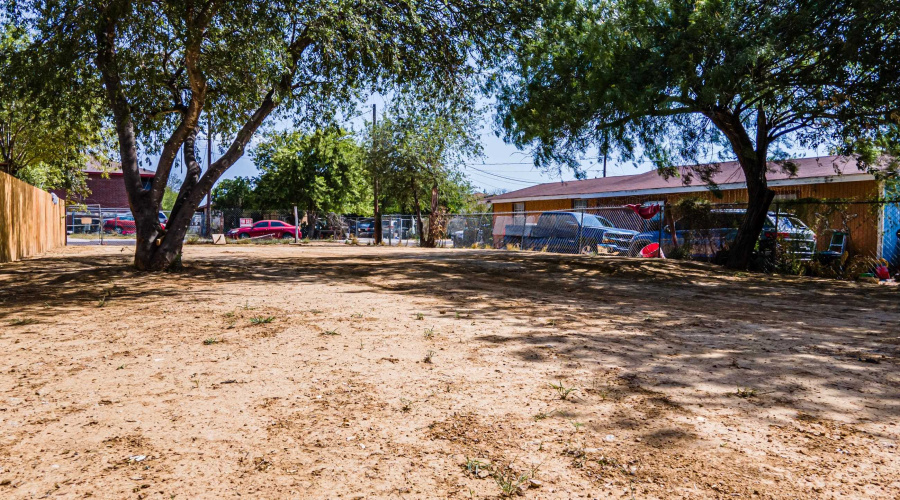 2818 Norton St, Laredo, Texas 78046, ,Land,For Sale,2818 Norton St,20252465