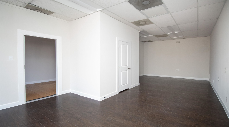 201 E Hillside Dr., Laredo, Texas 78041, ,1 BathroomBathrooms,Commercial retail/office,For Rent,201 E Hillside Dr.,20252532