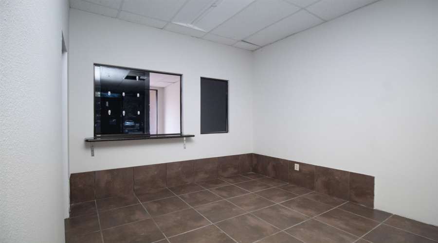 201 E Hillside Dr., Laredo, Texas 78041, ,1 BathroomBathrooms,Commercial retail/office,For Rent,201 E Hillside Dr.,20252532