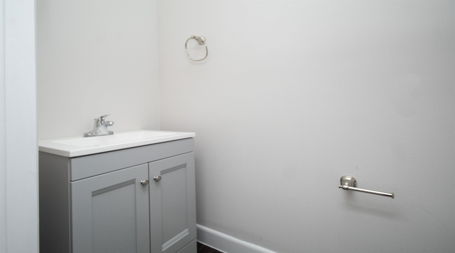 201 E Hillside Dr., Laredo, Texas 78041, ,1 BathroomBathrooms,Commercial retail/office,For Rent,201 E Hillside Dr.,20252532