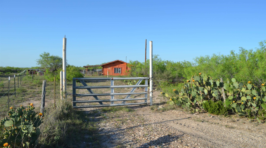212 Sal si Puedes, Laredo, Texas 78041, ,Land,For Sale,212 Sal si Puedes,20254562
