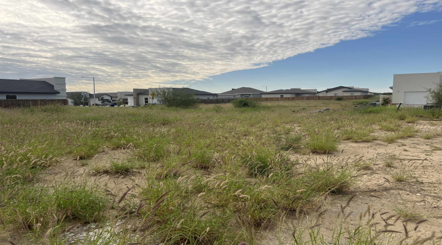 6704 El Jinete Dr., Laredo, Texas 78046, ,Land,For Sale,6704 El Jinete Dr.,20254572
