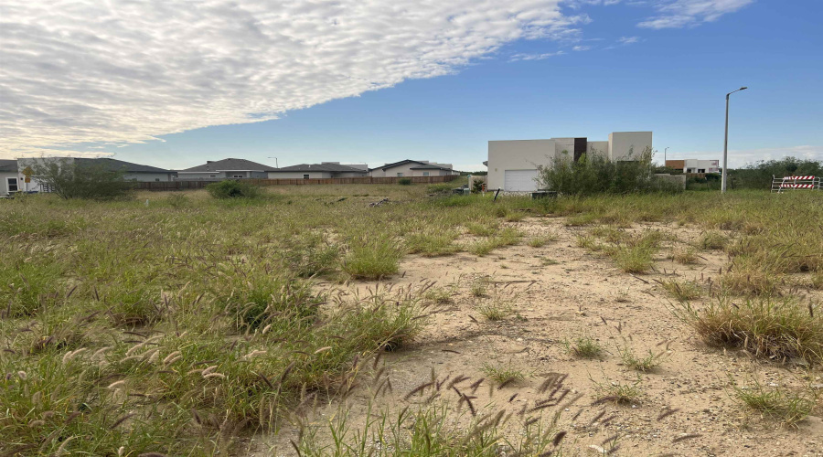 6704 El Jinete Dr., Laredo, Texas 78046, ,Land,For Sale,6704 El Jinete Dr.,20254572