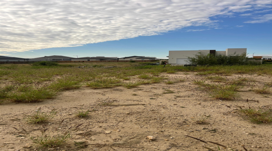 6704 El Jinete Dr., Laredo, Texas 78046, ,Land,For Sale,6704 El Jinete Dr.,20254572