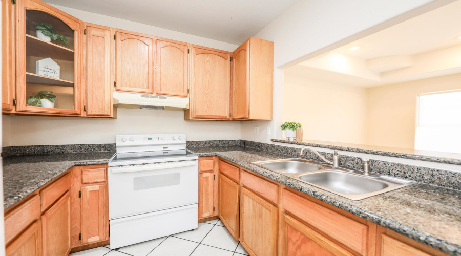 1000 Ranchway Dr, Laredo, Texas 78045, 3 Bedrooms Bedrooms, 7 Rooms Rooms,3 BathroomsBathrooms,Residential,For Rent,1000 Ranchway Dr,20254600