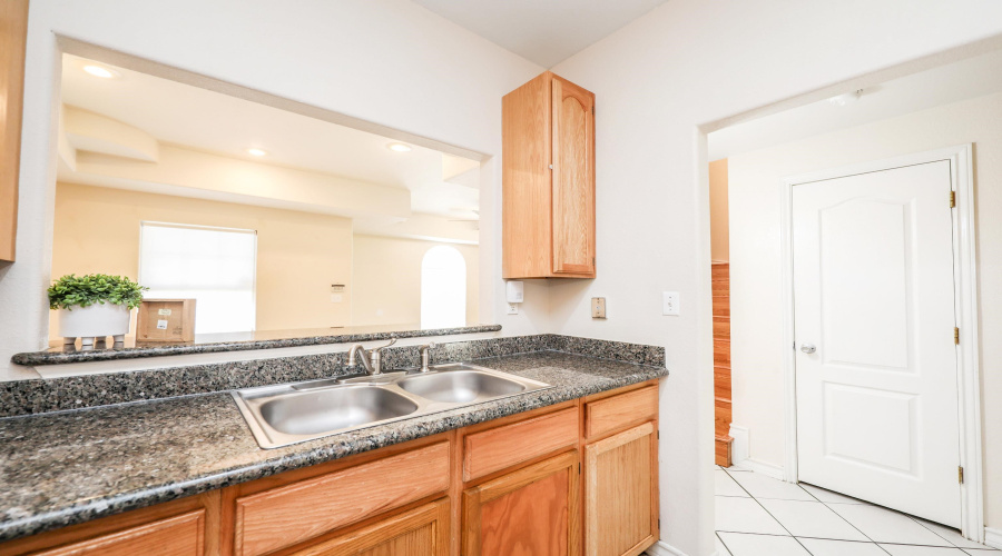 1000 Ranchway Dr, Laredo, Texas 78045, 3 Bedrooms Bedrooms, 7 Rooms Rooms,3 BathroomsBathrooms,Residential,For Rent,1000 Ranchway Dr,20254600