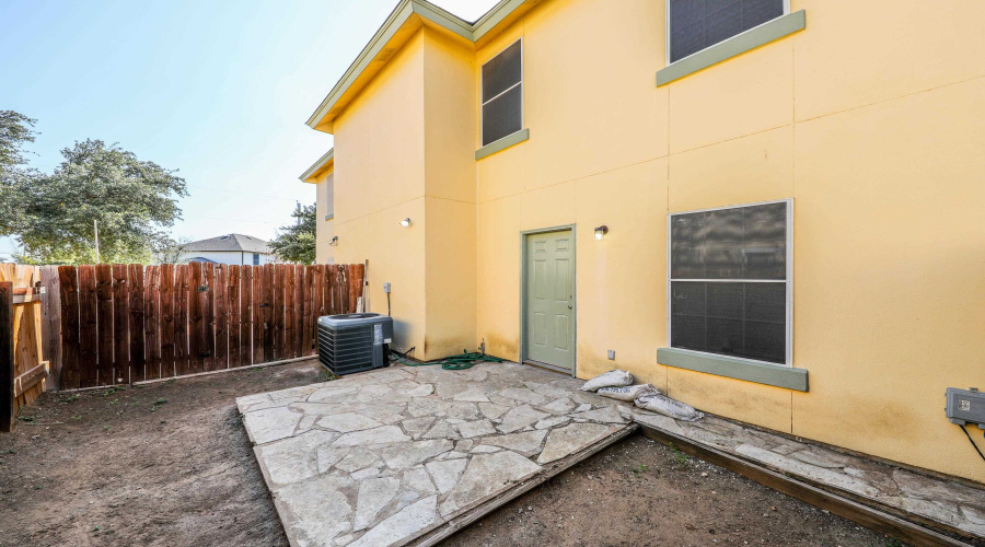 1000 Ranchway Dr, Laredo, Texas 78045, 3 Bedrooms Bedrooms, 7 Rooms Rooms,3 BathroomsBathrooms,Residential,For Rent,1000 Ranchway Dr,20254600
