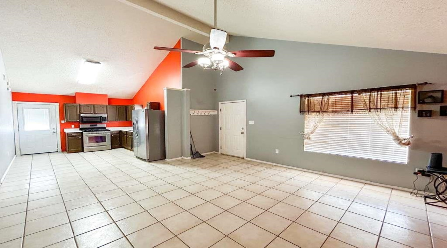 402 Prescott Lp, LAREDO, Texas 78043, 3 Bedrooms Bedrooms, 6 Rooms Rooms,2 BathroomsBathrooms,Residential,For Sale,402 Prescott Lp,20254602