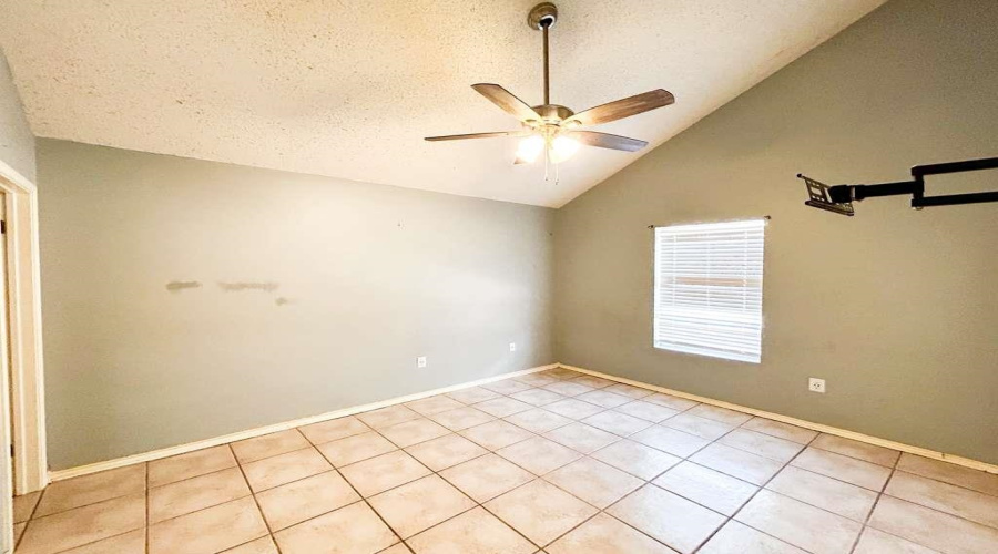 402 Prescott Lp, LAREDO, Texas 78043, 3 Bedrooms Bedrooms, 6 Rooms Rooms,2 BathroomsBathrooms,Residential,For Sale,402 Prescott Lp,20254602