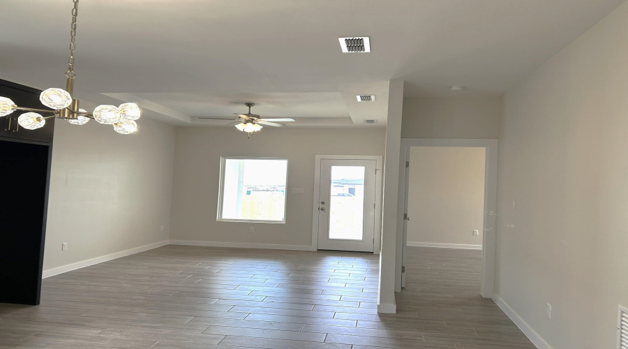 5928 Heather Loop, Laredo, Texas 78046, 3 Bedrooms Bedrooms, 5 Rooms Rooms,2 BathroomsBathrooms,Residential,For Rent,5928 Heather Loop,20254603