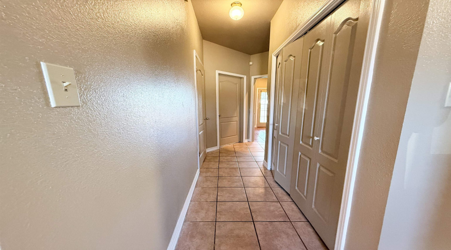 1401 Gustavus St, Laredo, Texas 78040, 2 Bedrooms Bedrooms, 4 Rooms Rooms,1 BathroomBathrooms,Residential,For Sale,1401 Gustavus St,20254606