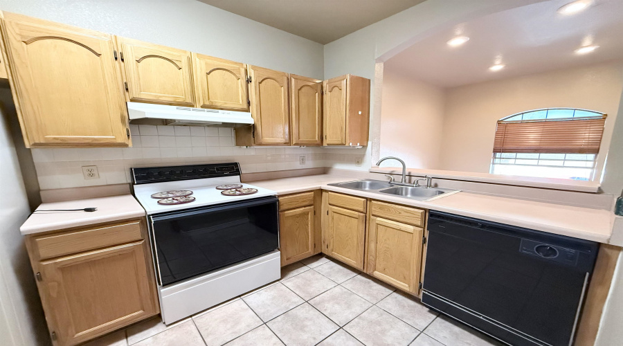 1401 Gustavus St, Laredo, Texas 78040, 2 Bedrooms Bedrooms, 4 Rooms Rooms,1 BathroomBathrooms,Residential,For Sale,1401 Gustavus St,20254606