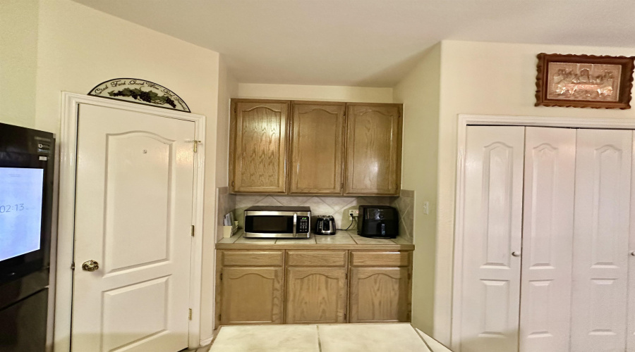 9310 Albany Dr, Laredo, Texas 78041, 4 Bedrooms Bedrooms, 9 Rooms Rooms,3 BathroomsBathrooms,Residential,For Sale,9310 Albany Dr,20254607