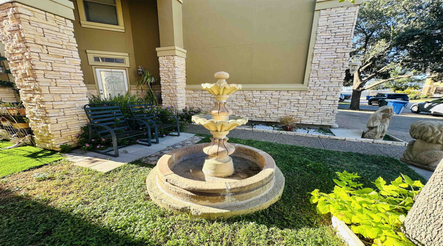 9310 Albany Dr, Laredo, Texas 78041, 4 Bedrooms Bedrooms, 9 Rooms Rooms,3 BathroomsBathrooms,Residential,For Sale,9310 Albany Dr,20254607