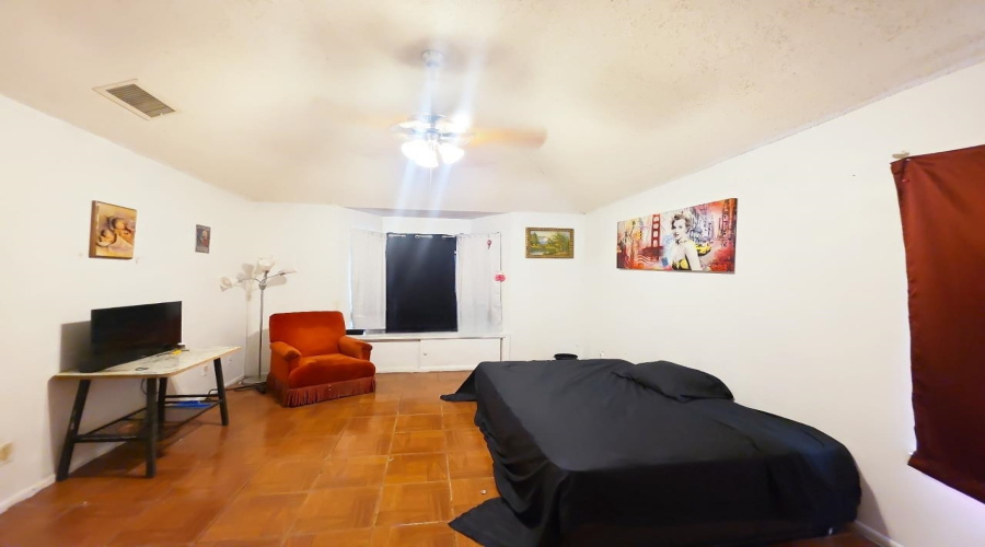 104 Center Rd, laredo, Texas 78045, 3 Bedrooms Bedrooms, 6 Rooms Rooms,2 BathroomsBathrooms,Residential,For Sale,104 Center Rd,20254608
