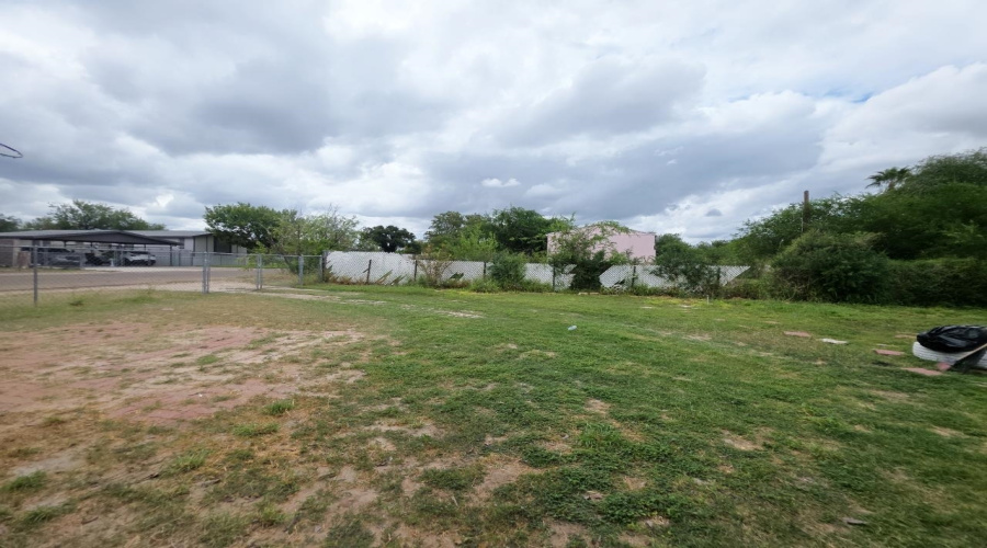 104 Center Rd, laredo, Texas 78045, 3 Bedrooms Bedrooms, 6 Rooms Rooms,2 BathroomsBathrooms,Residential,For Sale,104 Center Rd,20254608