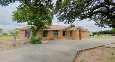 104 Center Rd, laredo, Texas 78045, 3 Bedrooms Bedrooms, 6 Rooms Rooms,2 BathroomsBathrooms,Residential,For Sale,104 Center Rd,20254608
