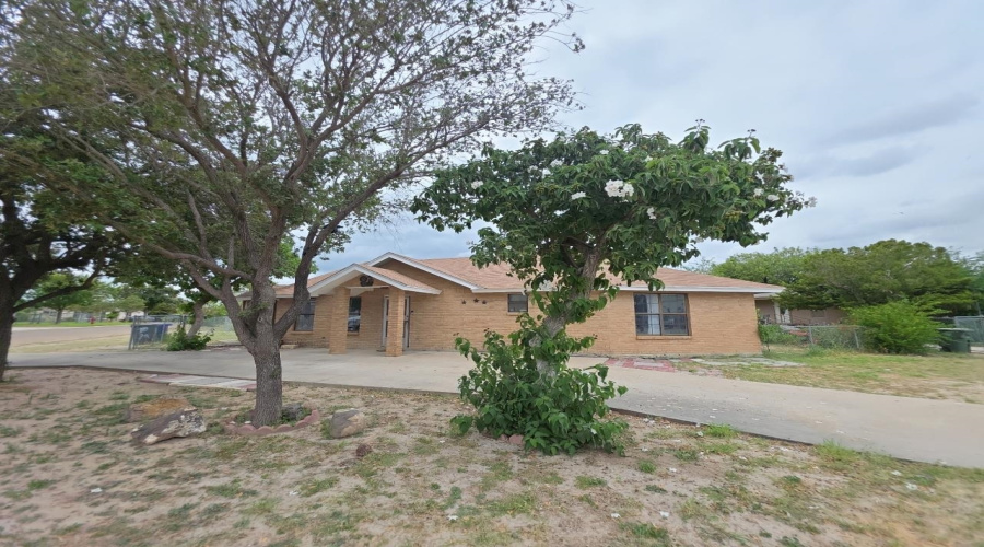 104 Center Rd, laredo, Texas 78045, 3 Bedrooms Bedrooms, 6 Rooms Rooms,2 BathroomsBathrooms,Residential,For Sale,104 Center Rd,20254608