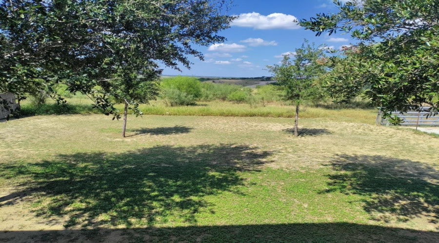 1811 Siesta Ln, Zapata, Texas 78076-0000, 1 Bedroom Bedrooms, 2 Rooms Rooms,1 BathroomBathrooms,Residential,For Sale,1811 Siesta Ln,20254609