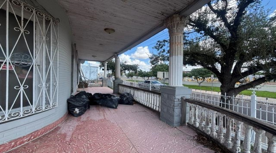 802 Iturbide St, laredo, Texas 78045-7450, 3 Bedrooms Bedrooms, 6 Rooms Rooms,2 BathroomsBathrooms,Residential,For Sale,802 Iturbide St,20254612