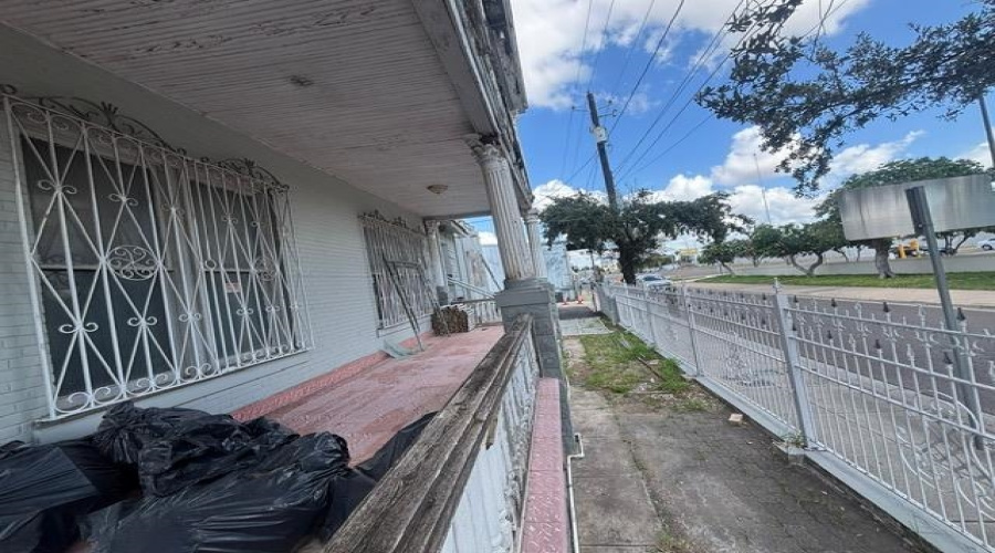 802 Iturbide St, laredo, Texas 78045-7450, 3 Bedrooms Bedrooms, 6 Rooms Rooms,2 BathroomsBathrooms,Residential,For Sale,802 Iturbide St,20254612