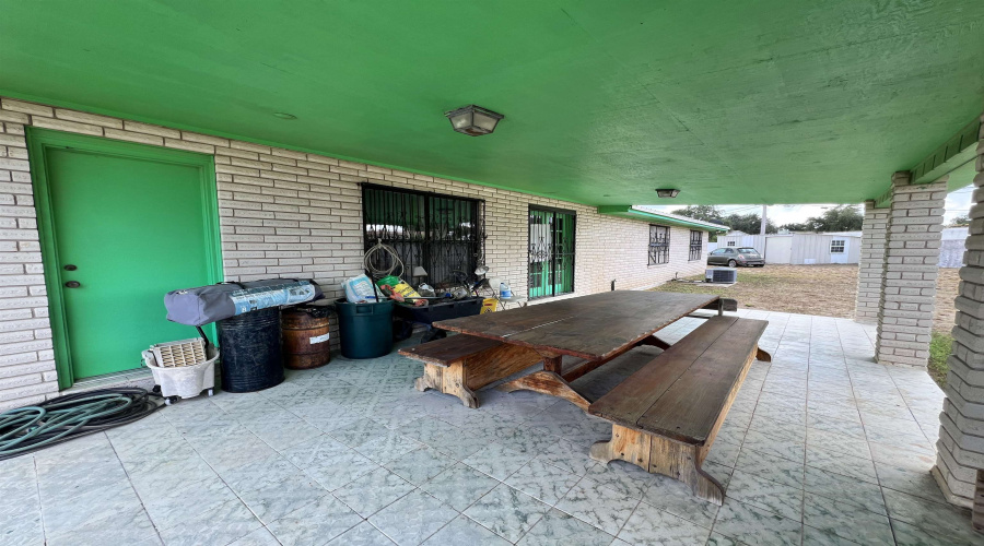 1003 Delmar St., Zapata, Texas 78076, 3 Bedrooms Bedrooms, 7 Rooms Rooms,2 BathroomsBathrooms,Residential,For Sale,1003 Delmar St.,20254615