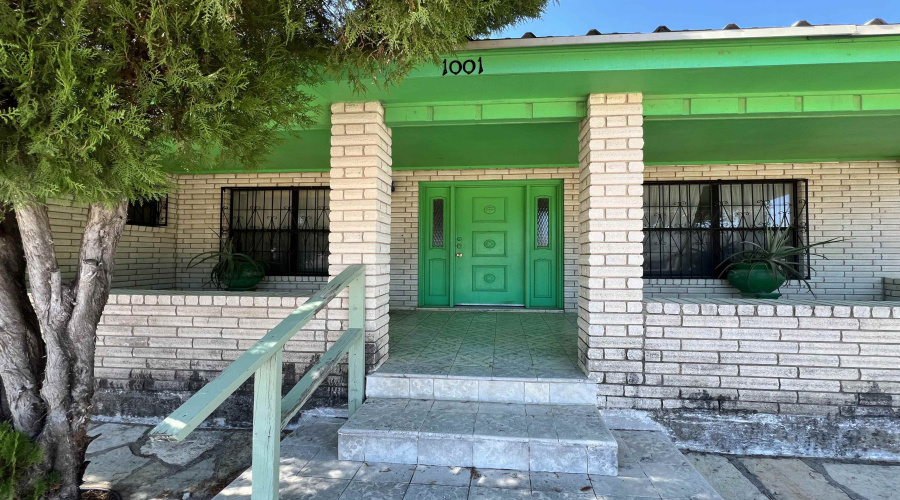 1003 Delmar St., Zapata, Texas 78076, 3 Bedrooms Bedrooms, 7 Rooms Rooms,2 BathroomsBathrooms,Residential,For Sale,1003 Delmar St.,20254615