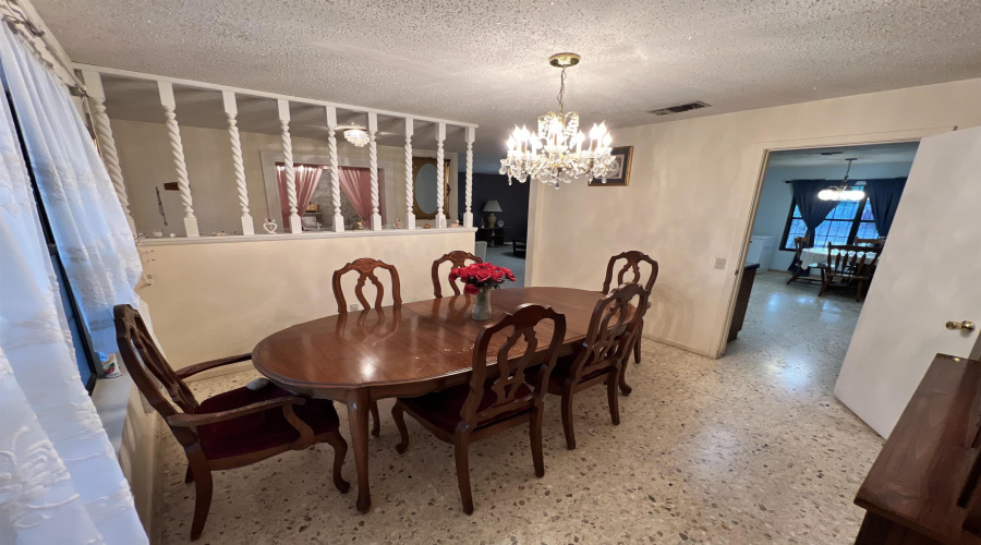 1003 Delmar St., Zapata, Texas 78076, 3 Bedrooms Bedrooms, 7 Rooms Rooms,2 BathroomsBathrooms,Residential,For Sale,1003 Delmar St.,20254615