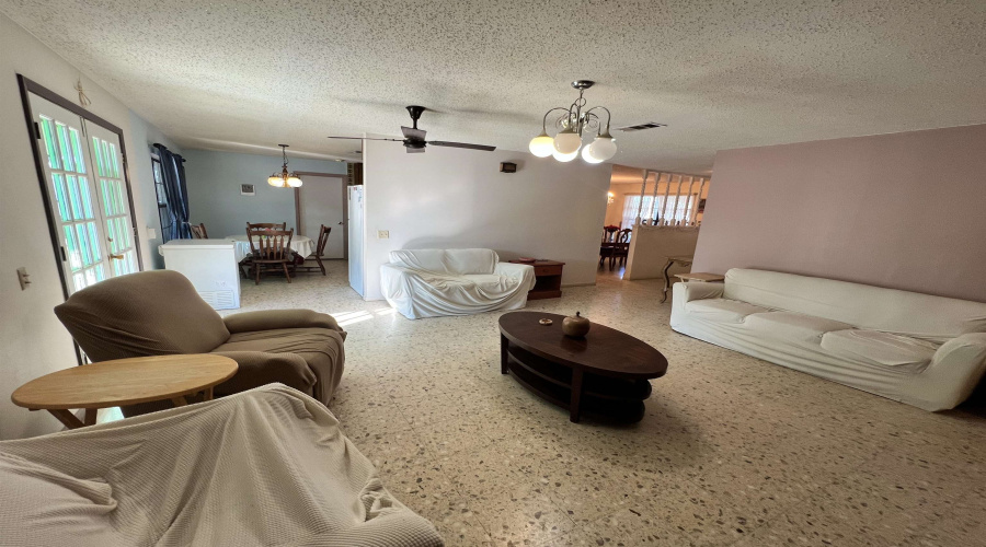 1003 Delmar St., Zapata, Texas 78076, 3 Bedrooms Bedrooms, 7 Rooms Rooms,2 BathroomsBathrooms,Residential,For Sale,1003 Delmar St.,20254615