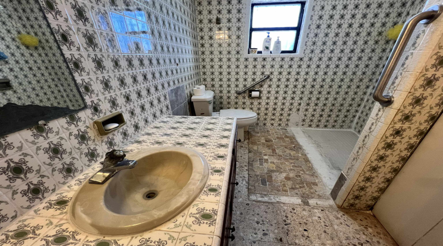 1003 Delmar St., Zapata, Texas 78076, 3 Bedrooms Bedrooms, 7 Rooms Rooms,2 BathroomsBathrooms,Residential,For Sale,1003 Delmar St.,20254615