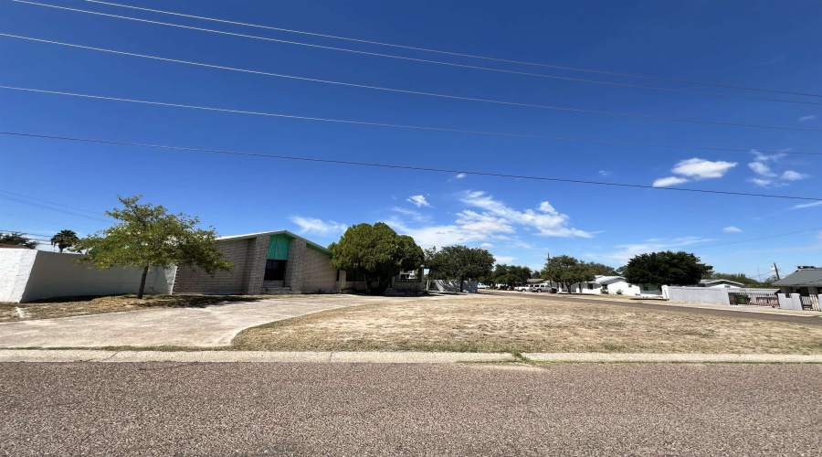 1003 Delmar St., Zapata, Texas 78076, 3 Bedrooms Bedrooms, 7 Rooms Rooms,2 BathroomsBathrooms,Residential,For Sale,1003 Delmar St.,20254615