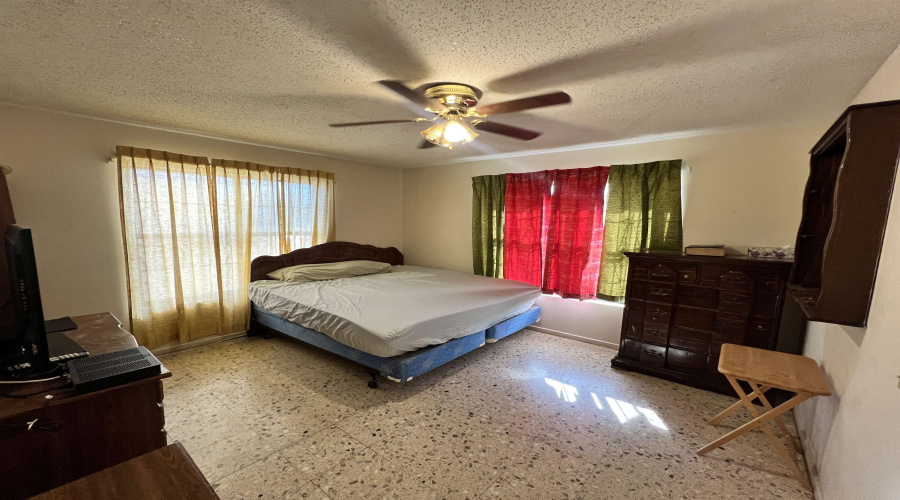 1003 Delmar St., Zapata, Texas 78076, 3 Bedrooms Bedrooms, 7 Rooms Rooms,2 BathroomsBathrooms,Residential,For Sale,1003 Delmar St.,20254615