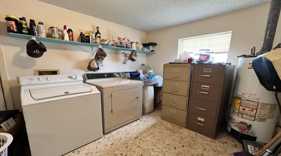 1003 Delmar St., Zapata, Texas 78076, 3 Bedrooms Bedrooms, 7 Rooms Rooms,2 BathroomsBathrooms,Residential,For Sale,1003 Delmar St.,20254615