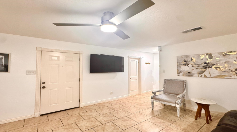 1205 International Blvd, LAREDO, Texas 78045, 2 Bedrooms Bedrooms, 4 Rooms Rooms,2 BathroomsBathrooms,Residential,For Sale,1205 International Blvd,20254616