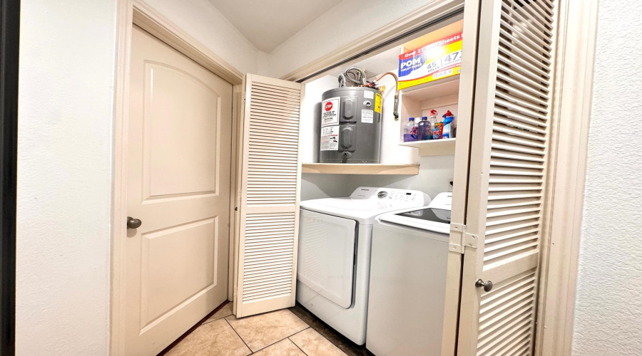 1205 International Blvd, LAREDO, Texas 78045, 2 Bedrooms Bedrooms, 4 Rooms Rooms,2 BathroomsBathrooms,Residential,For Sale,1205 International Blvd,20254616