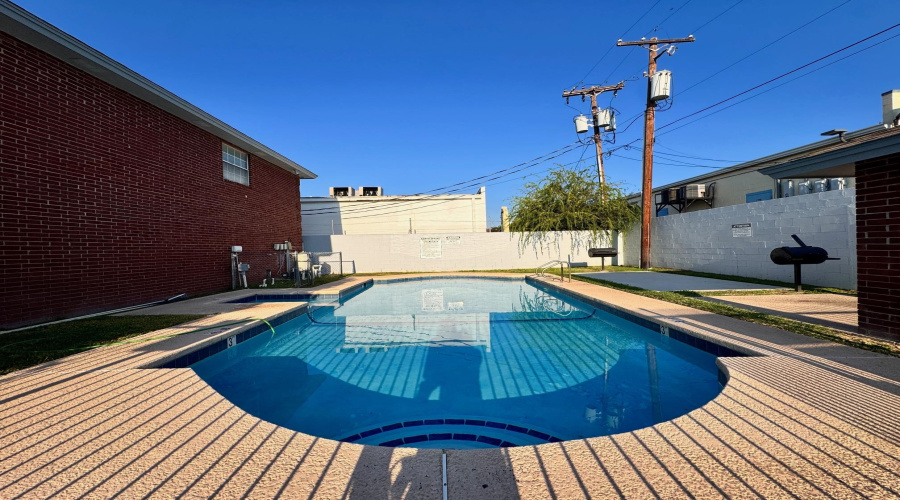 1205 International Blvd, LAREDO, Texas 78045, 2 Bedrooms Bedrooms, 4 Rooms Rooms,2 BathroomsBathrooms,Residential,For Sale,1205 International Blvd,20254616